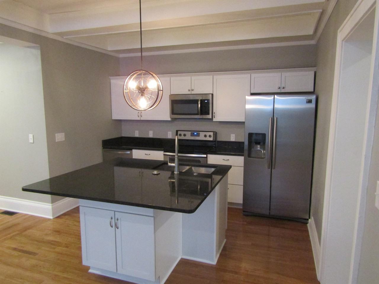 721 Bluff St - Photo 2 of 3