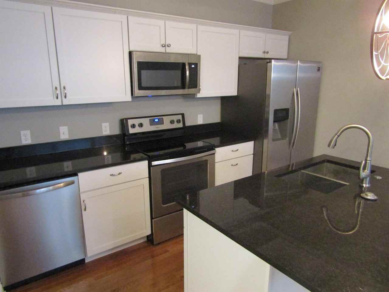 721 Bluff St - Photo 3 of 3