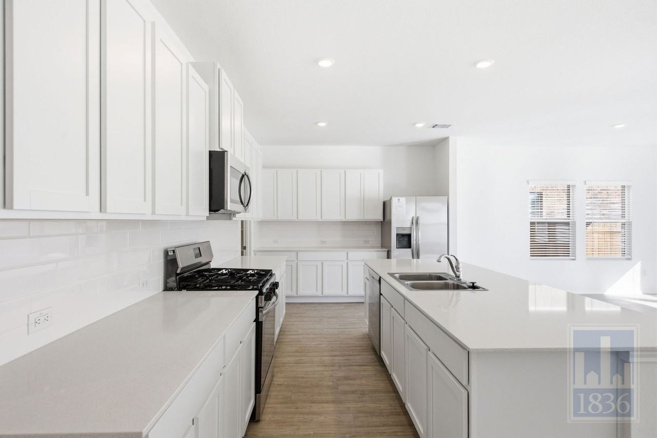 106 Arbordale Street - Photo 4 of 50