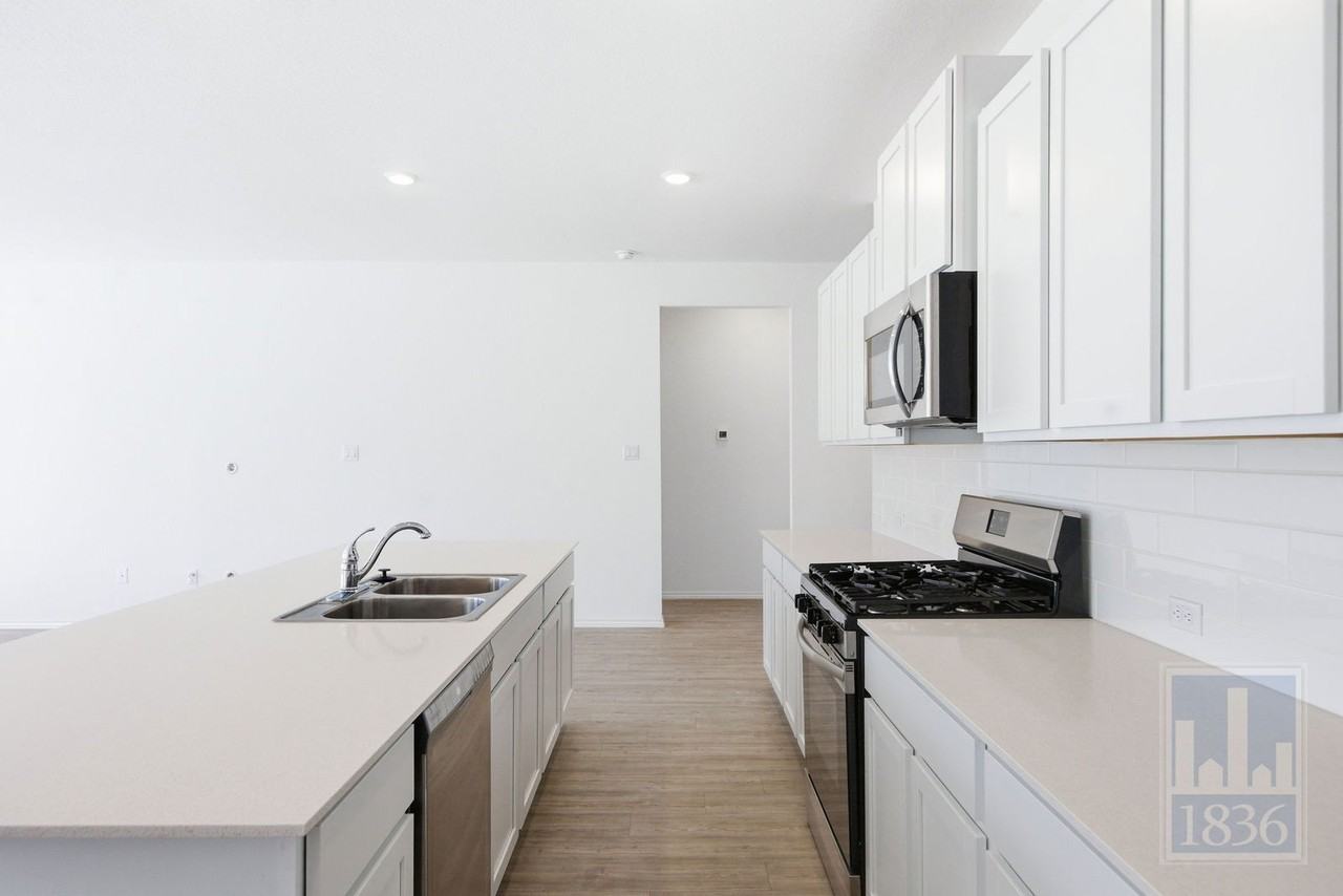 106 Arbordale Street - Photo 5 of 50