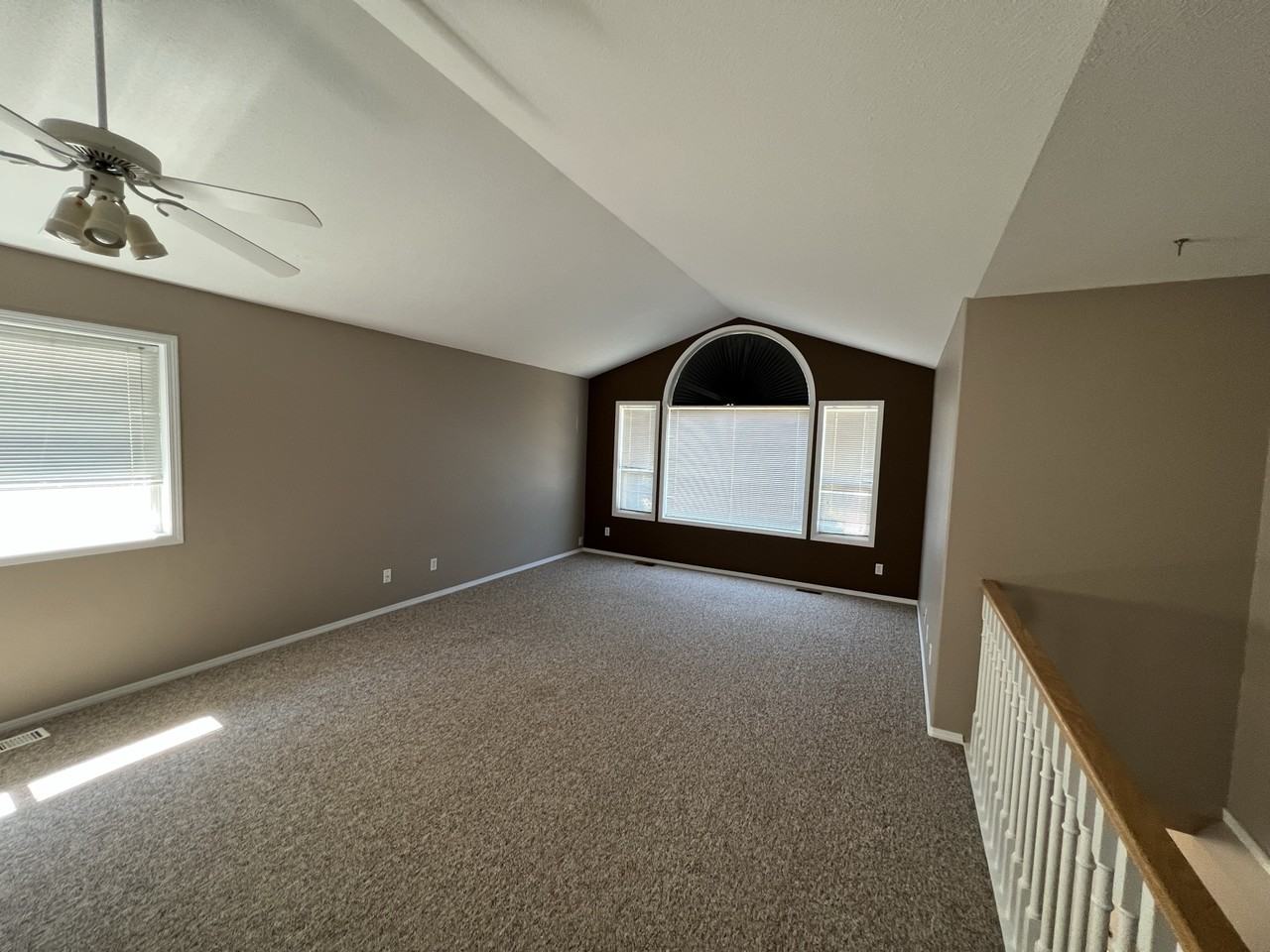 939 Mt Bulman Drive - Photo 4 of 10