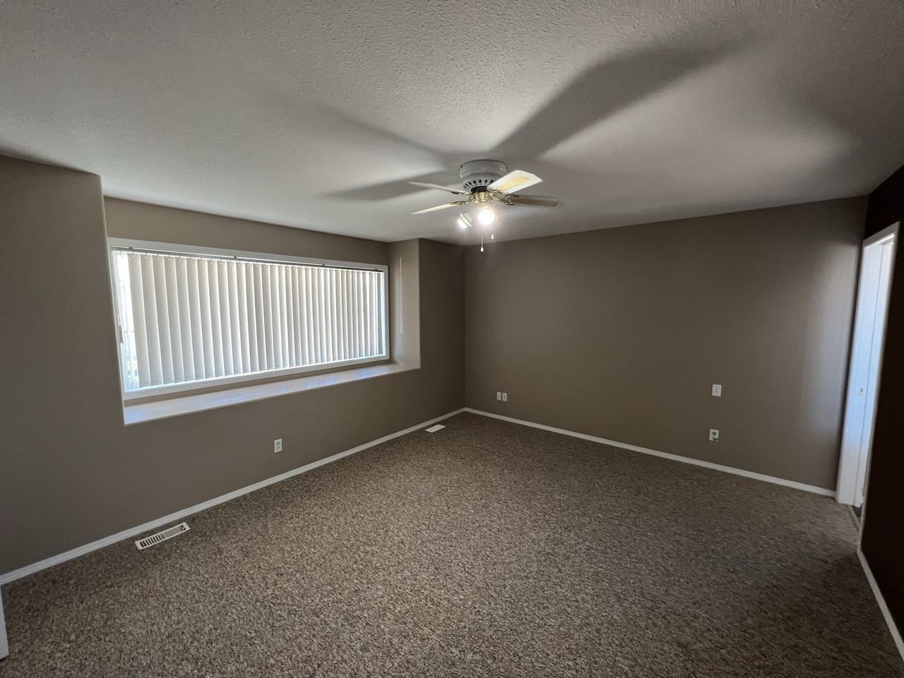 939 Mt Bulman Drive - Photo 7 of 10