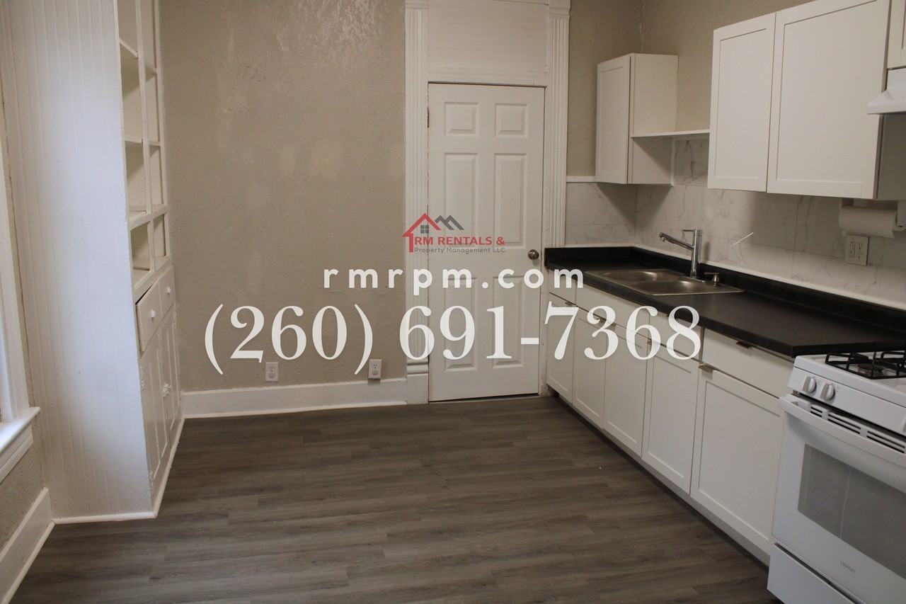 324 E Tipton St #1 - Photo 4 of 12