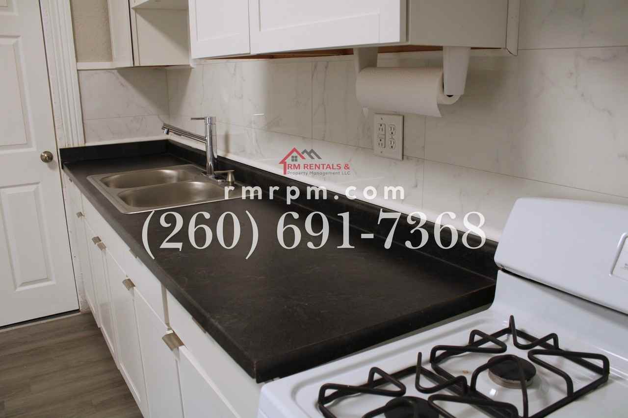 324 E Tipton St #1 - Photo 5 of 12