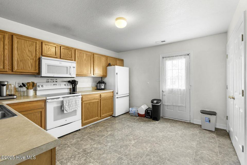 100 Ashwood Drive #1 - Photo 6 of 20