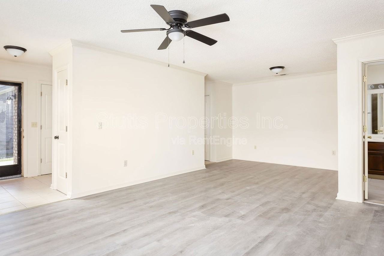 2424 Roberts Ln #D46 - Photo 6 of 18