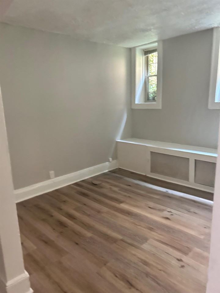 2423 2423 Overlook RoadUnit 14 - Photo 2 of 6