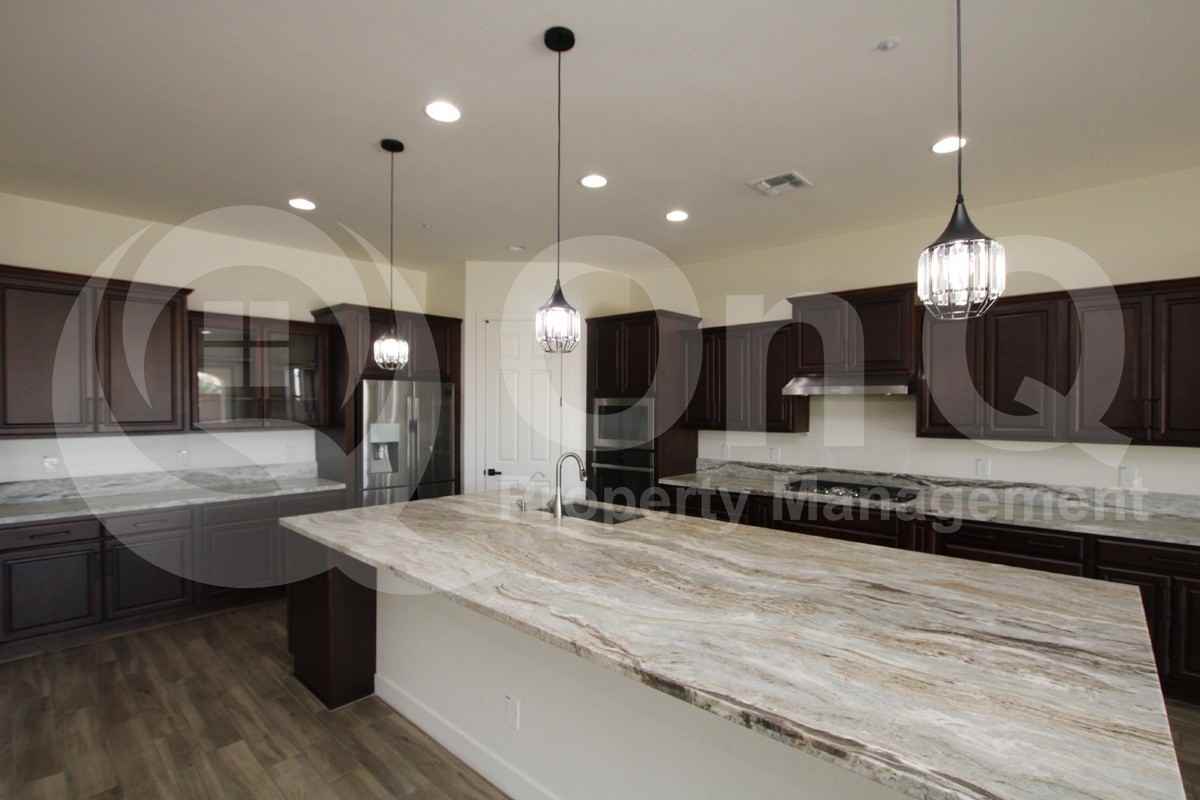 9555 W Park View Ln - Photo 2 of 22