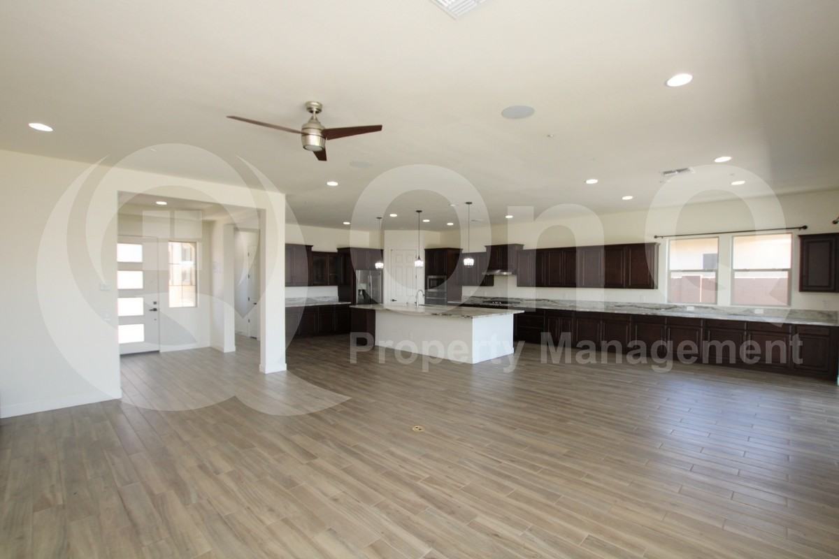 9555 W Park View Ln - Photo 3 of 22