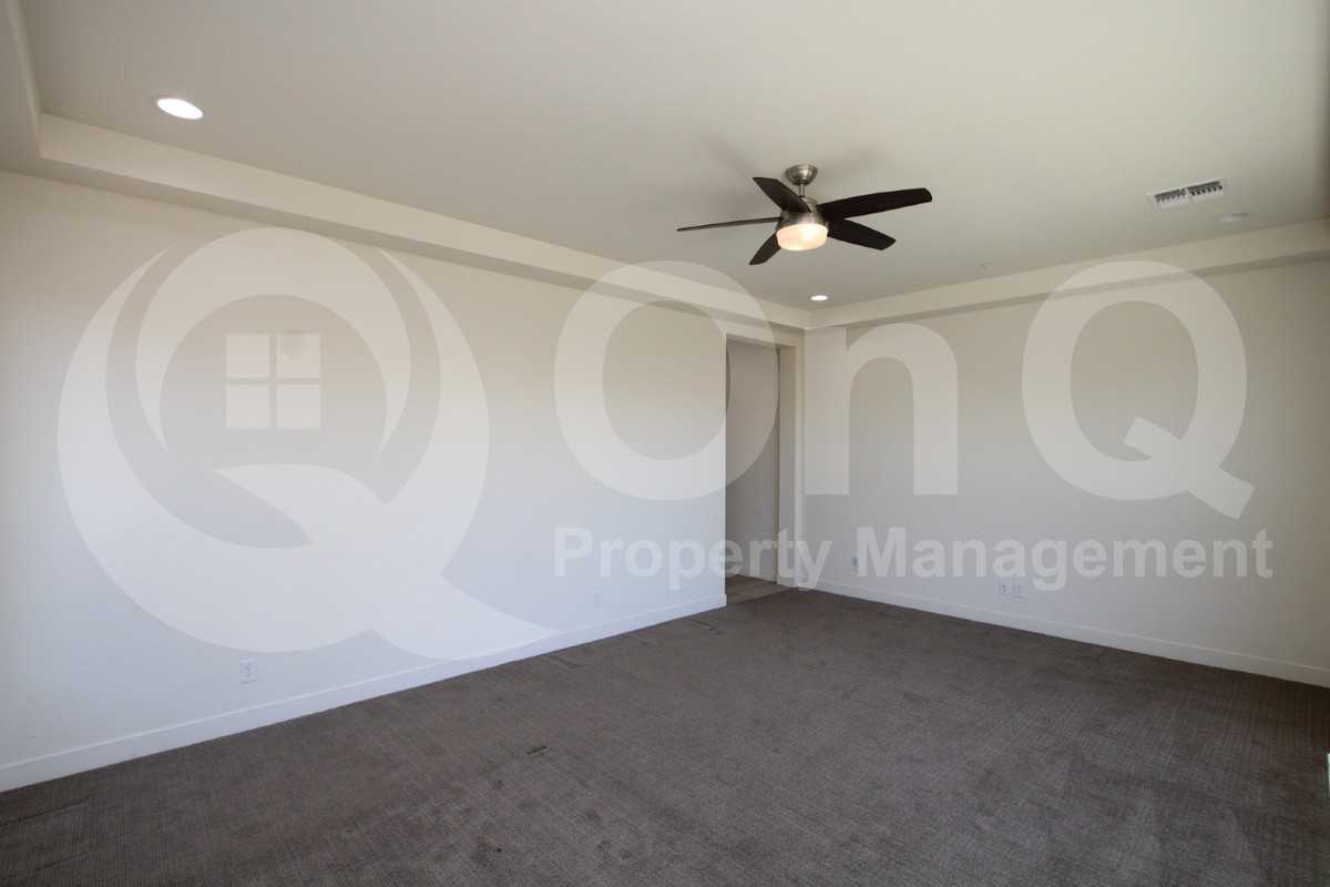 9555 W Park View Ln - Photo 7 of 22