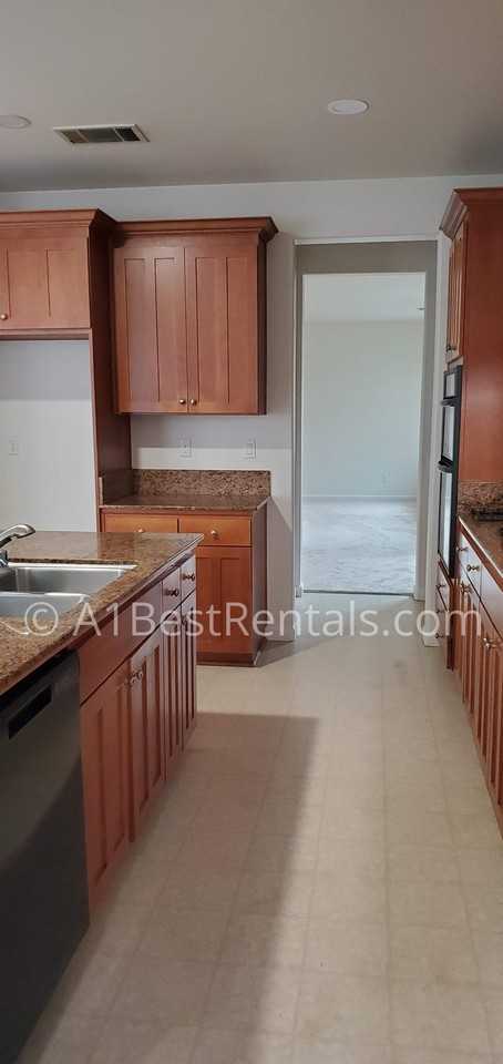 2513 Guadalajara Dr - Photo 3 of 26