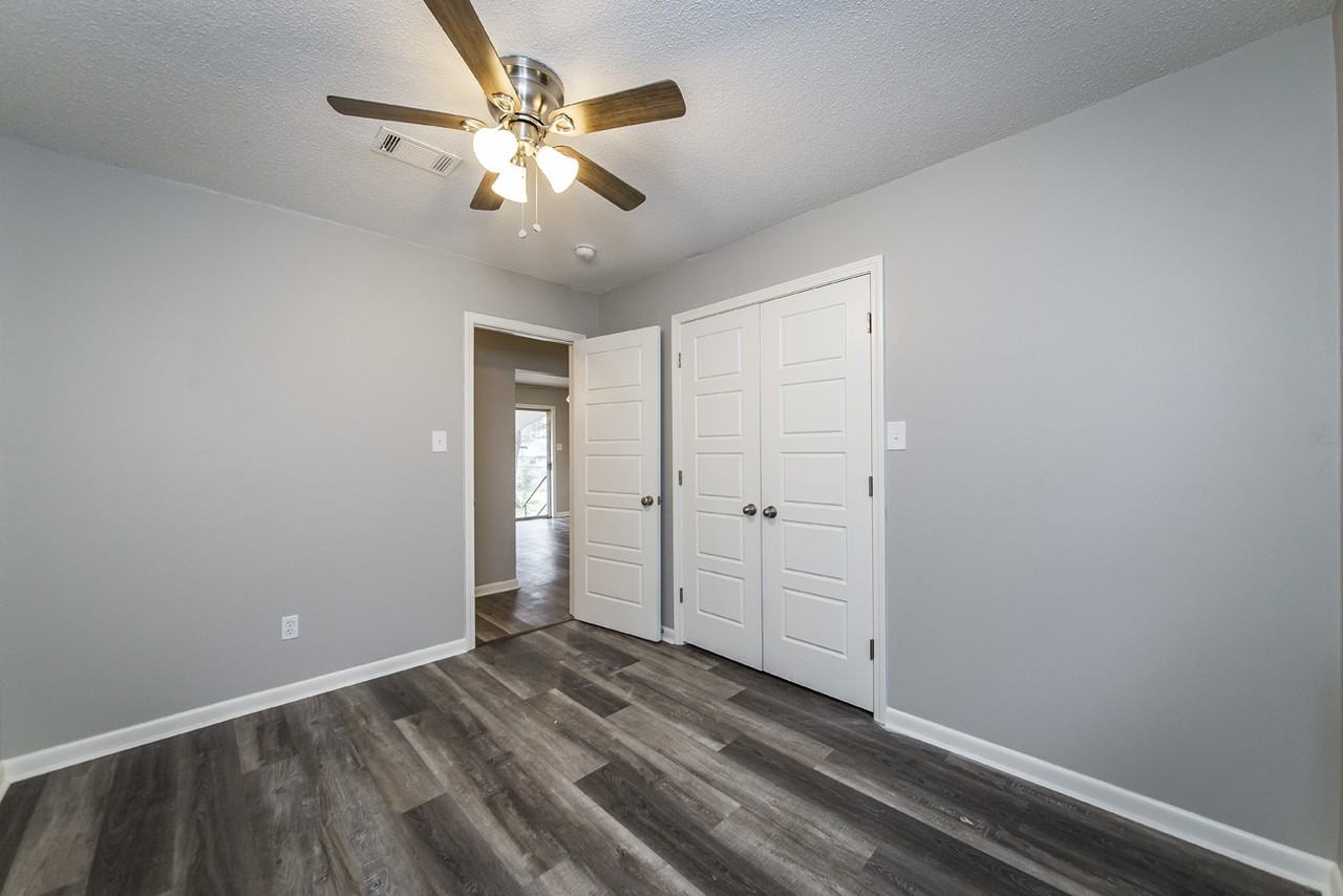 17 Chalet St - Photo 3 of 20