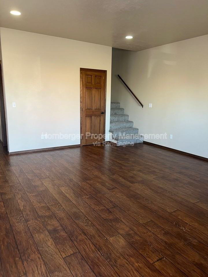 803 West Knox Avenue