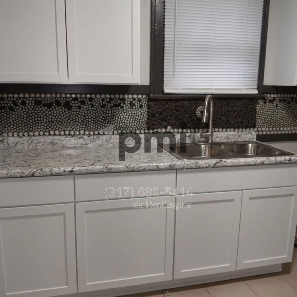 1619 S Randolph St - Photo 3 of 15