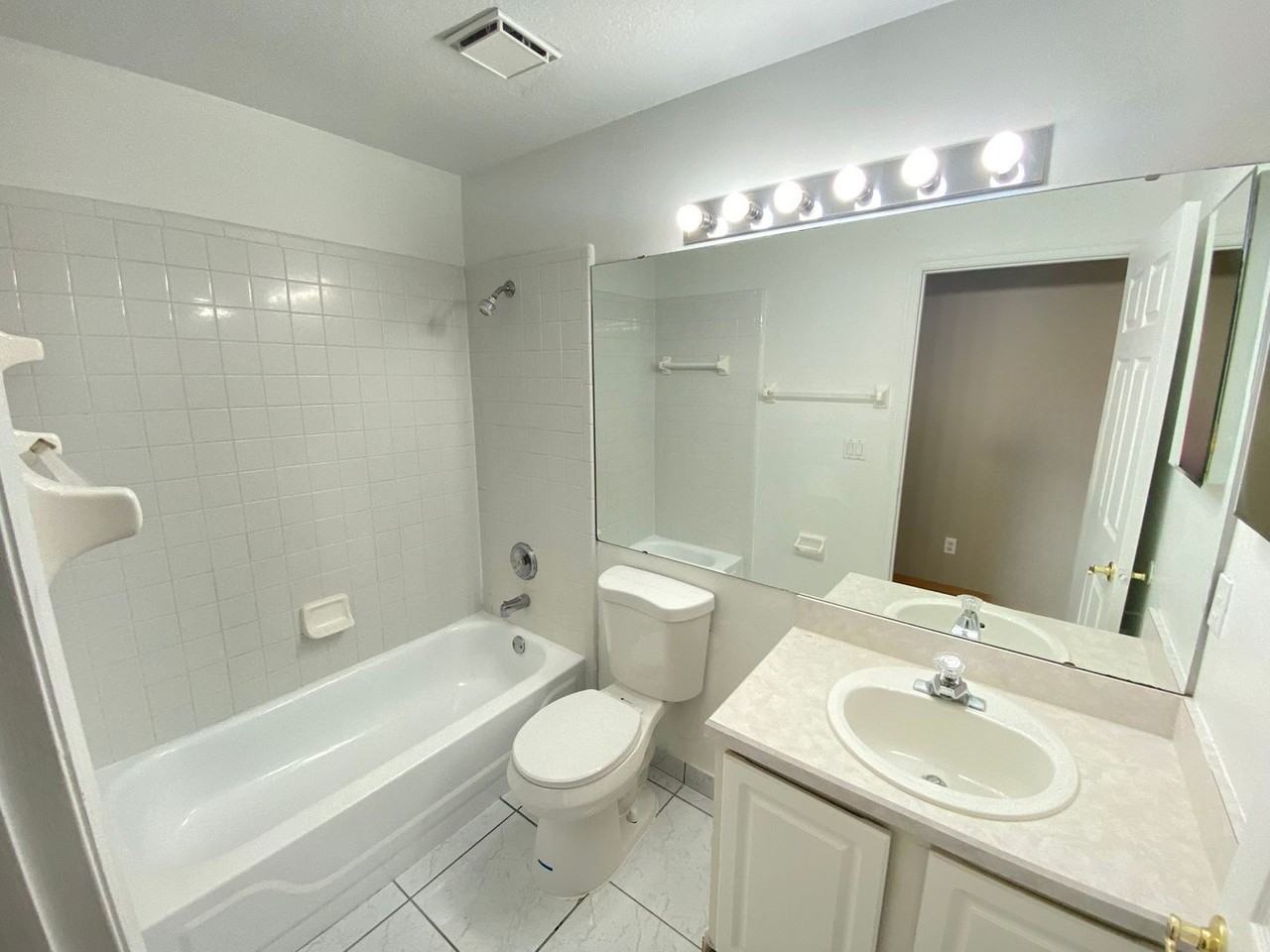 3310 Crystal Creek Boulevard - Photo 5 of 41