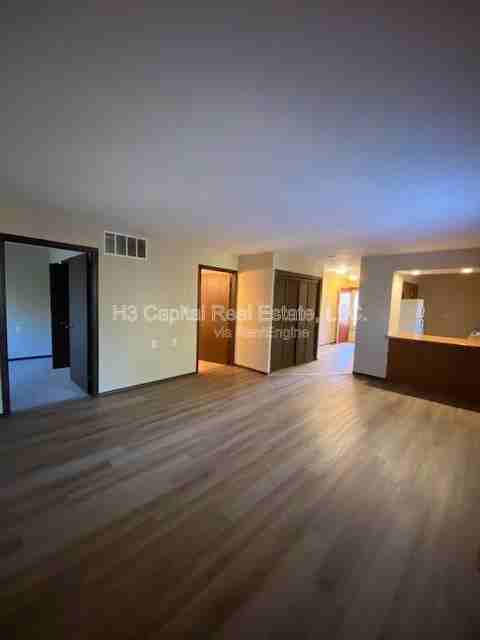 901 2nd St #3 - Photo 7 of 20