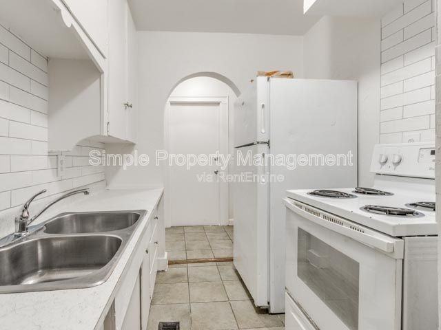 2413 Nw 12th St #2 - Photo 7 of 15