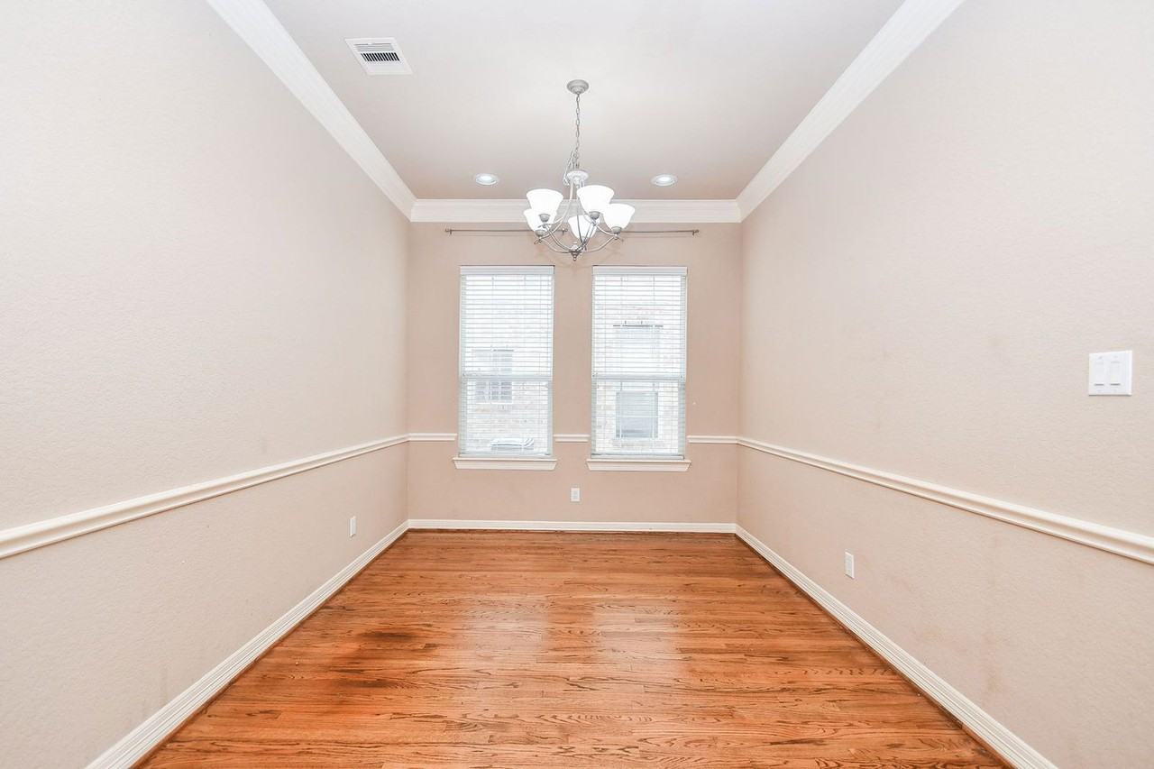 3202 Holly Meadow Dr - Photo 6 of 31