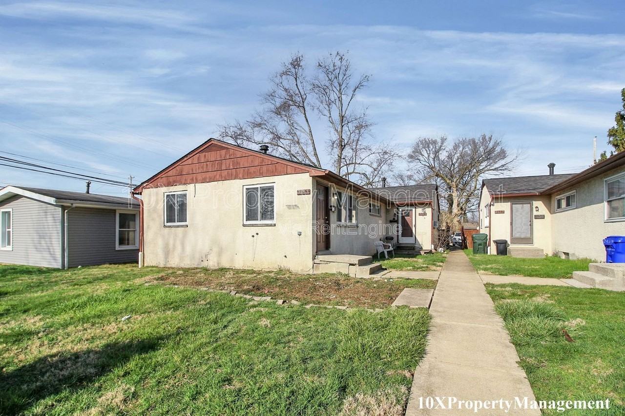 2459 Hiawatha St - Photo 3 of 19