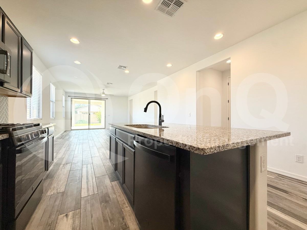 349 E Hawaii Dr - Photo 6 of 24