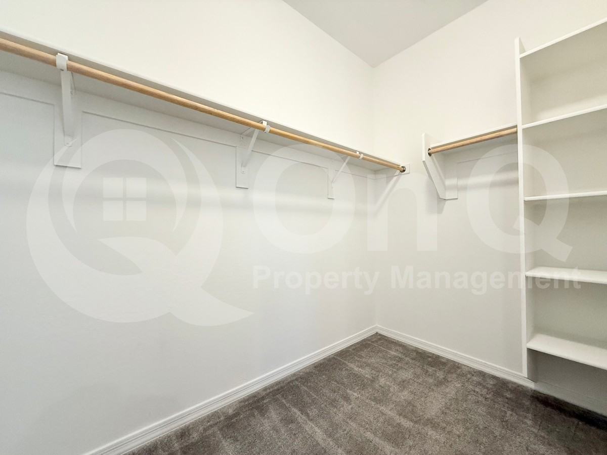 349 E Hawaii Dr - Photo 7 of 24