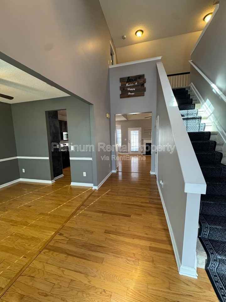 231 Beckenham Ln - Photo 4 of 40