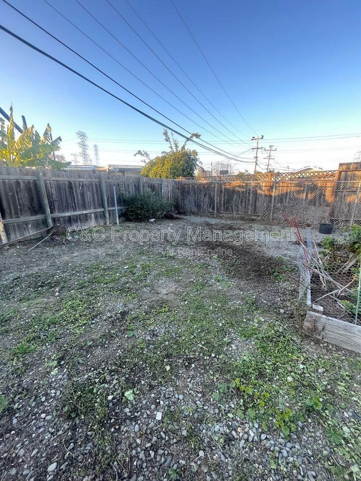 3723 Wilmington Rd - Photo 4 of 19