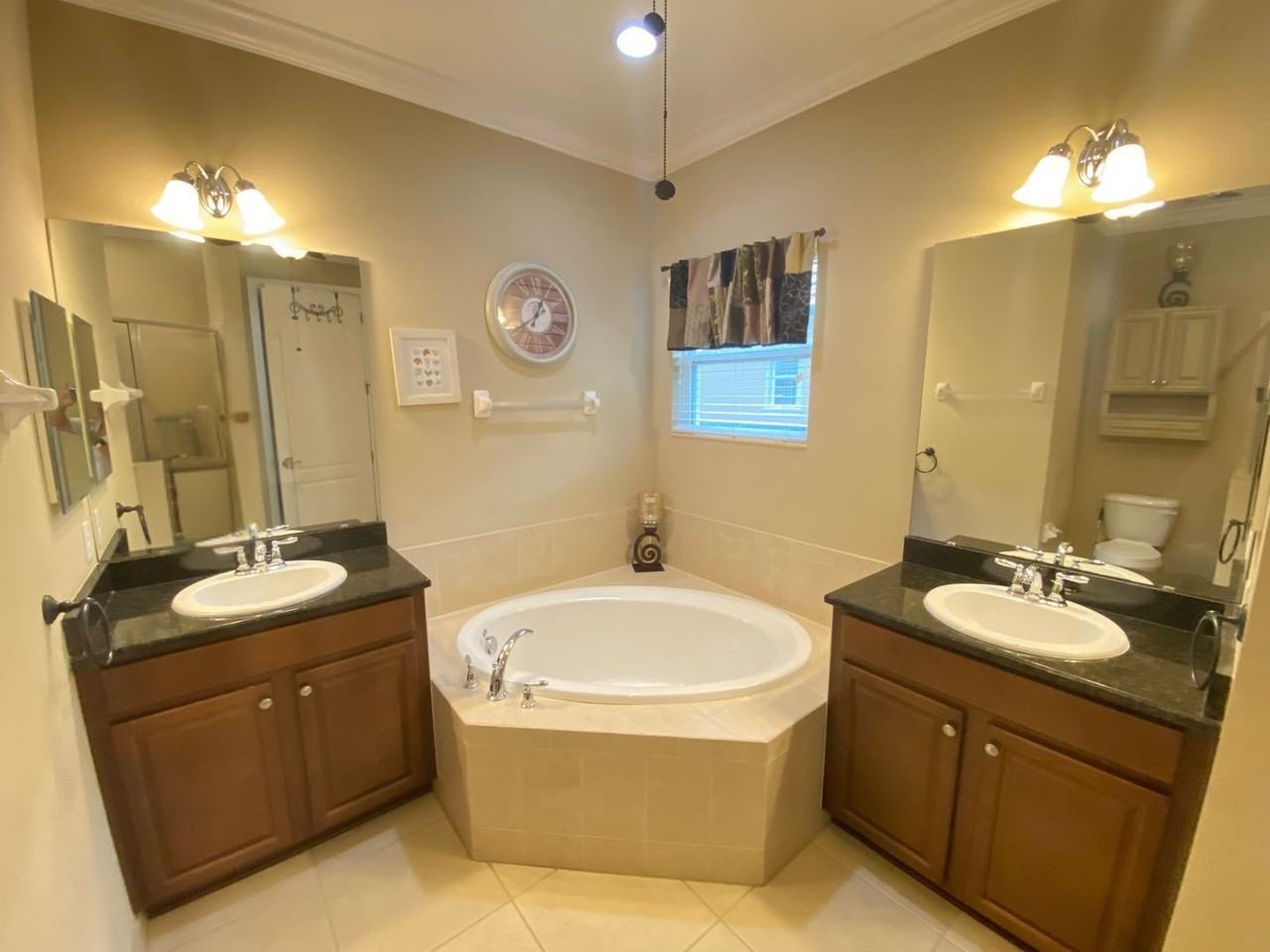 10321 Belfry Cir - Photo 4 of 46