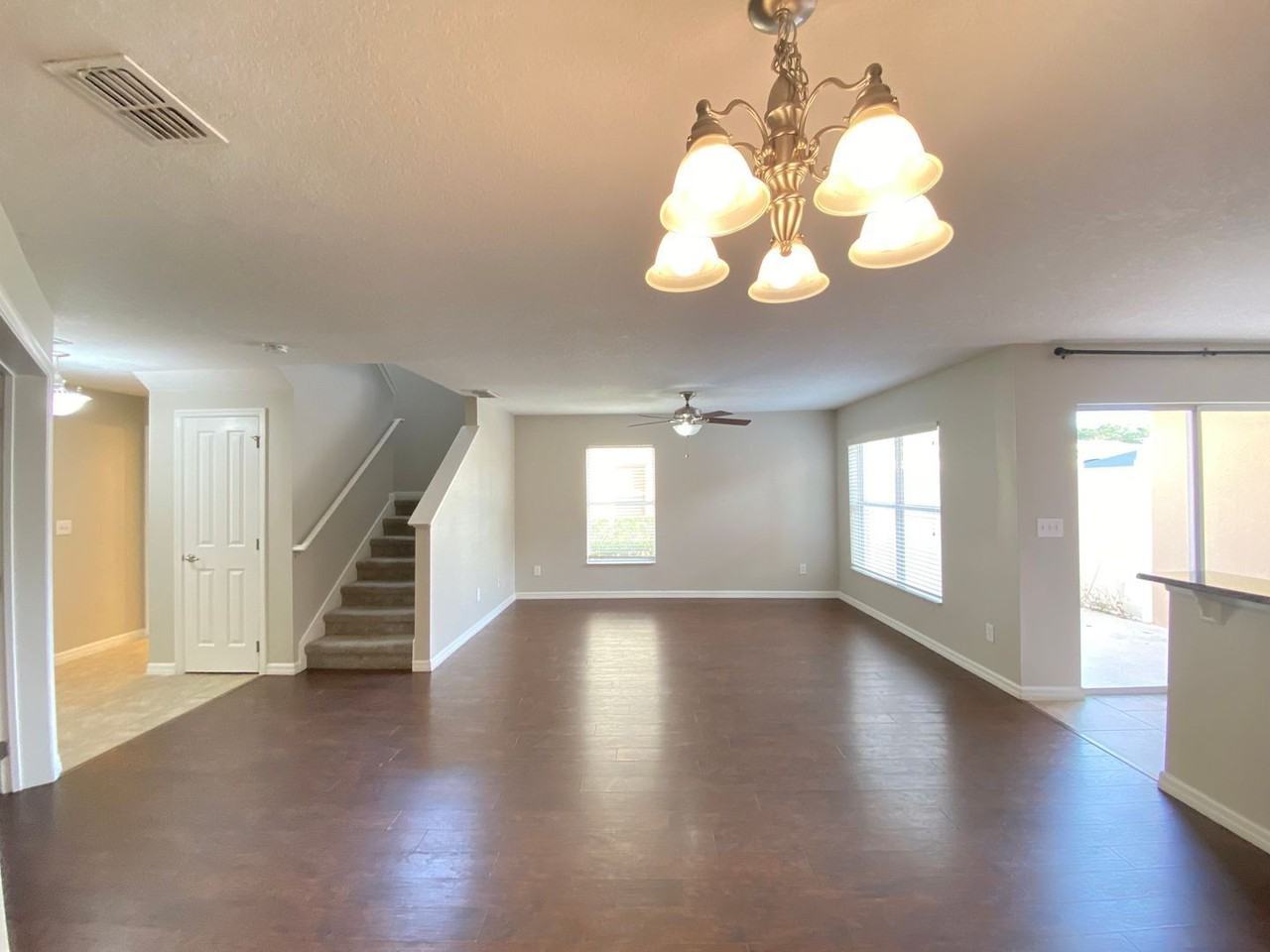 13838 Phoenix Dr - Photo 6 of 32