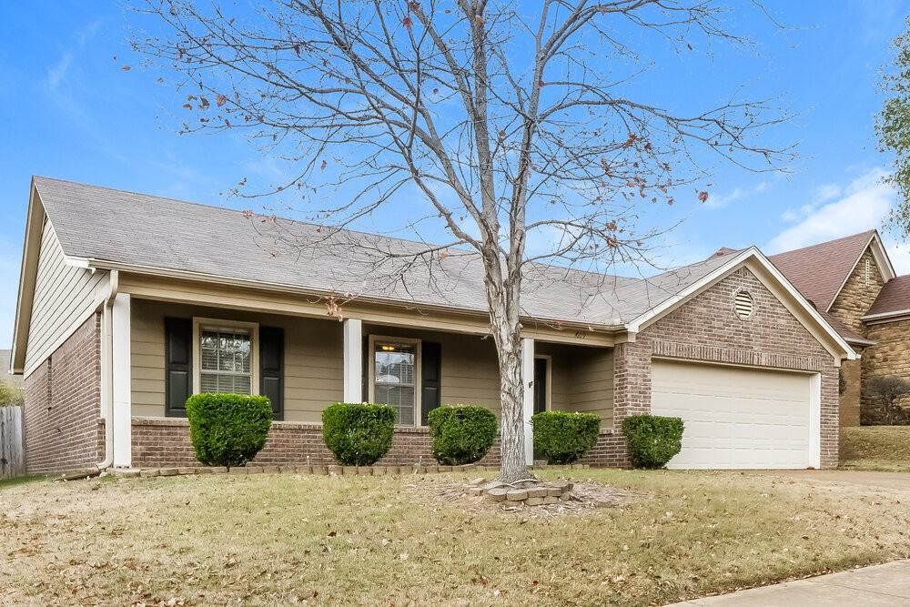 1609 Sawmill Creek Ln - Photo 3 of 16