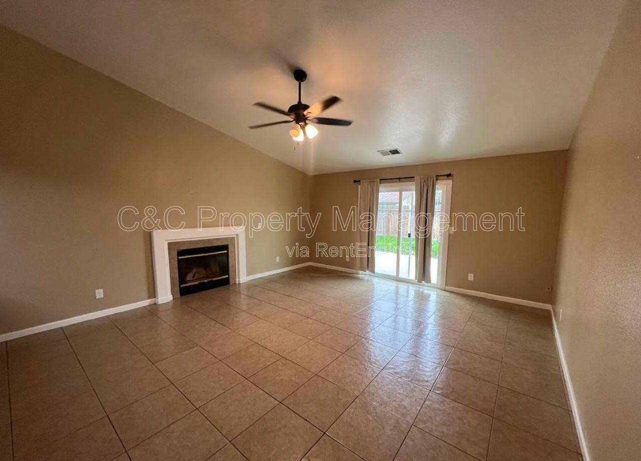 3371 N Forestiere Ave - Photo 7 of 14