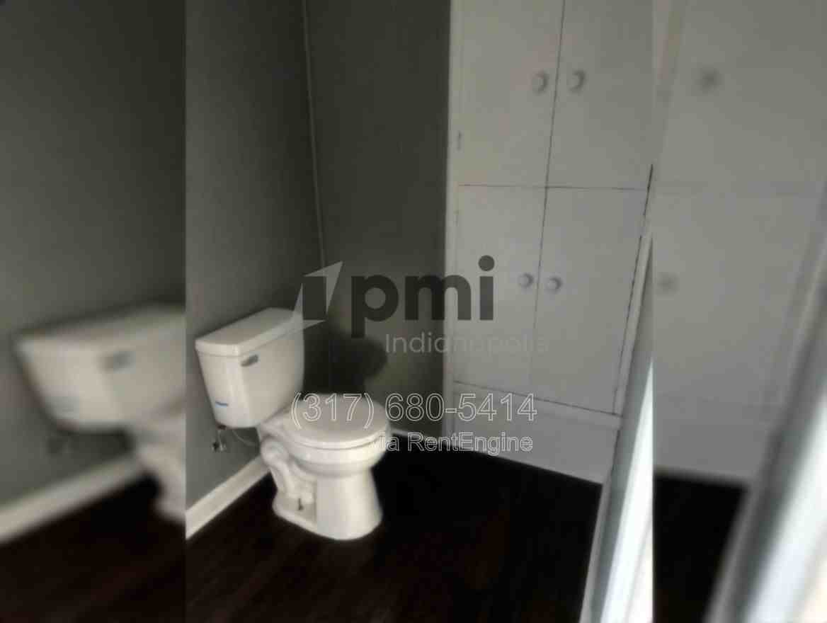 215 1/2 S Madison Ave - Photo 3 of 6