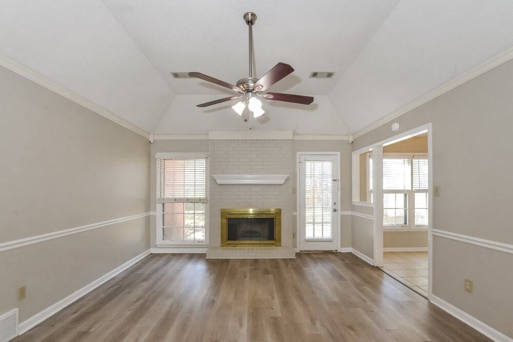 951 Cully Rd - Photo 4 of 17