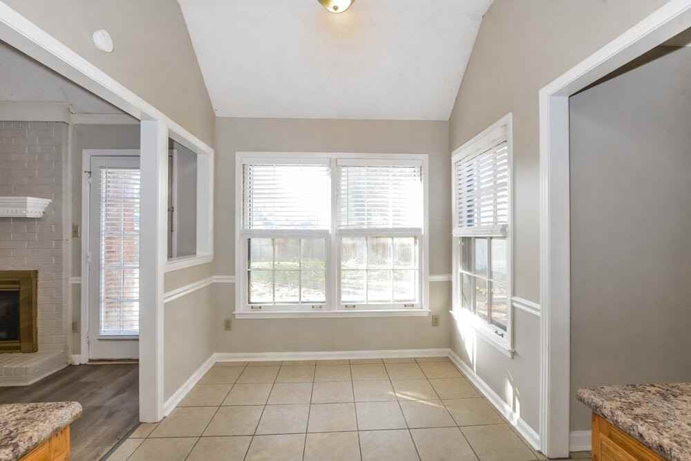 951 Cully Rd - Photo 6 of 17