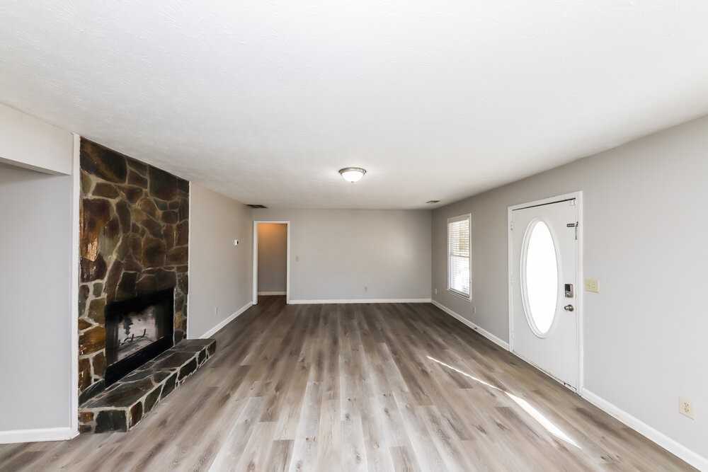 350 Anna Ave - Photo 5 of 16