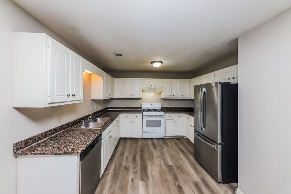 350 Anna Ave - Photo 7 of 16