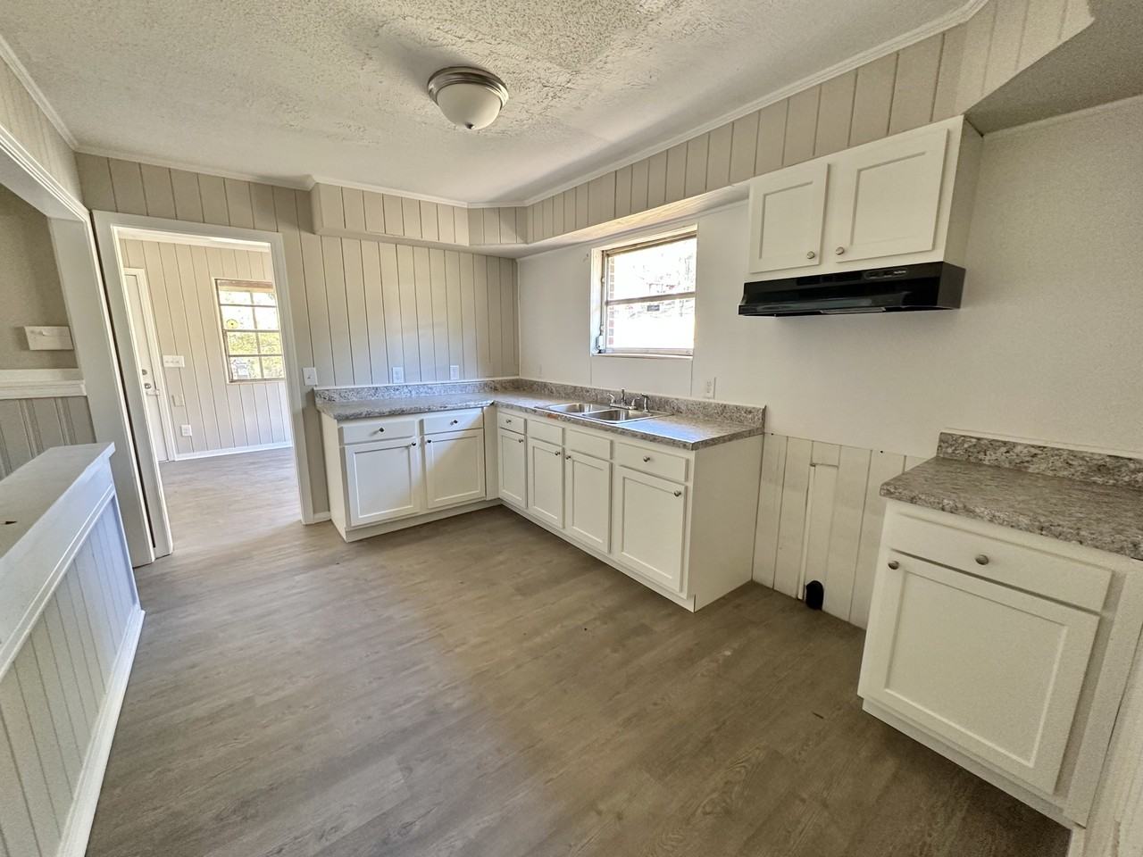 1930 Granville Avenue #1 - Photo 3 of 12