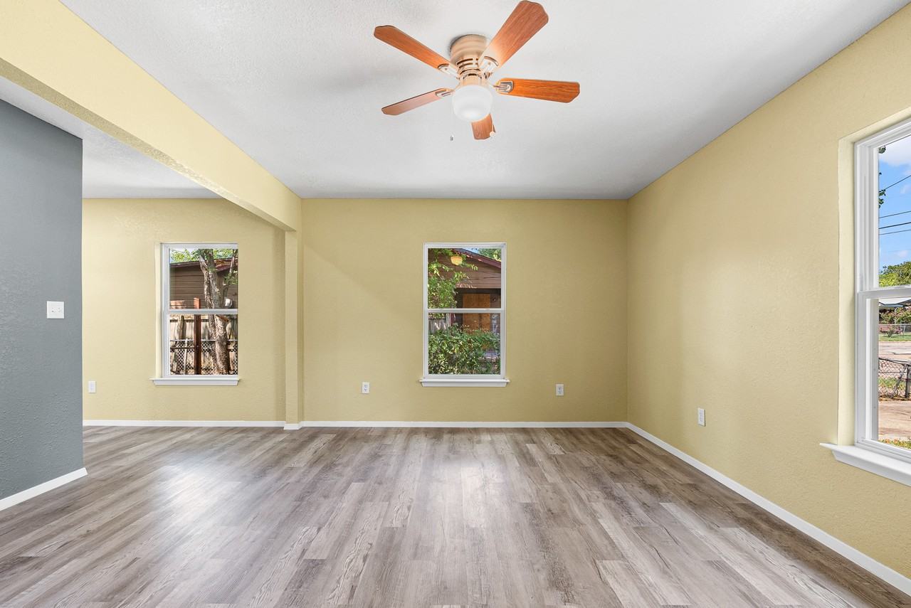 906 Attas Ave #1 - Photo 2 of 10