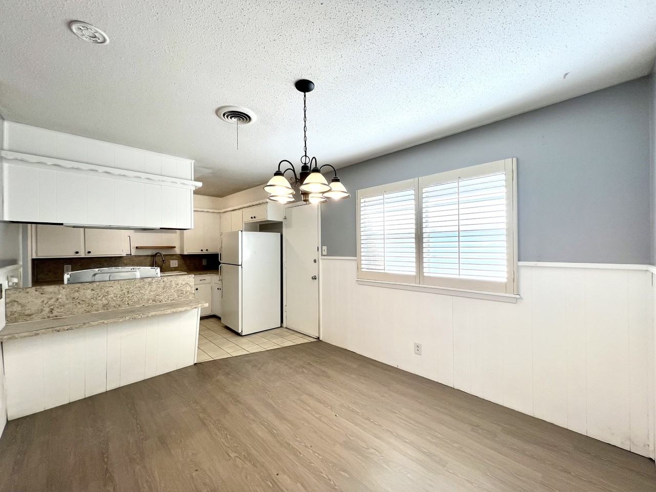 6903 Hartford Avenue #A - Photo 4 of 17