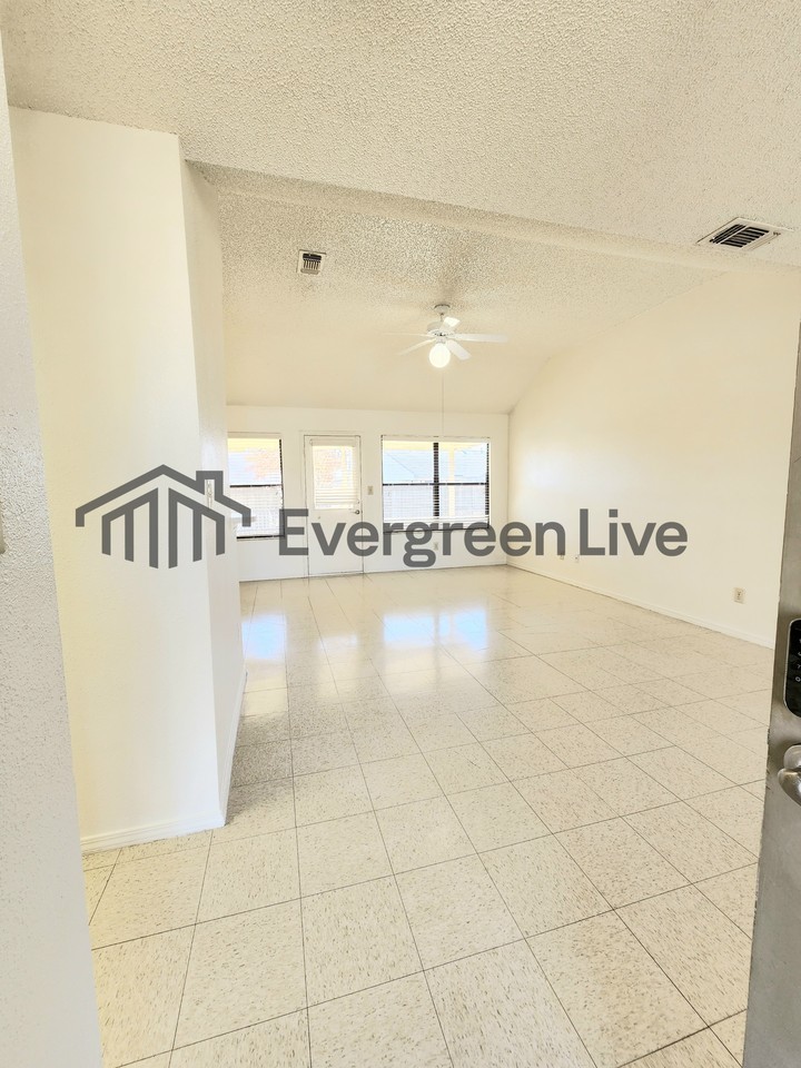 2251 Zuni Ct - Photo 2 of 18