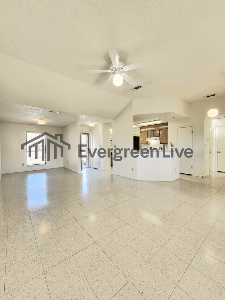 2251 Zuni Ct - Photo 3 of 18