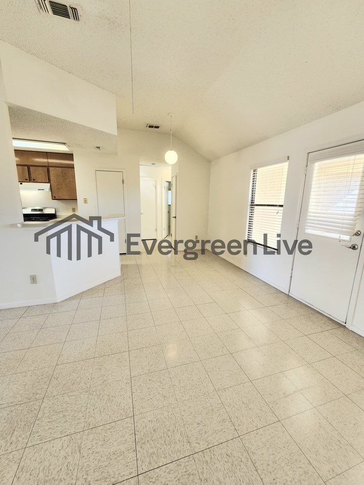 2251 Zuni Ct - Photo 5 of 18