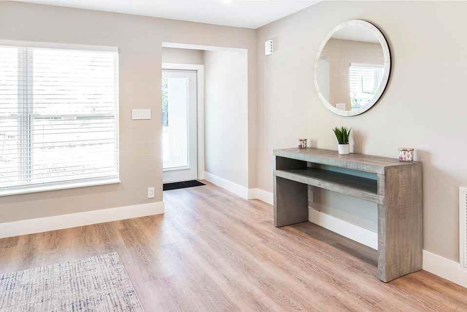 2798 Northeast 2nd Avenue - Photo 5 of 7