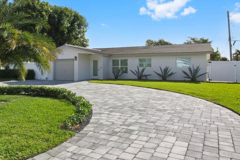 2798 Northeast 2nd Avenue - Photo 2 of 7