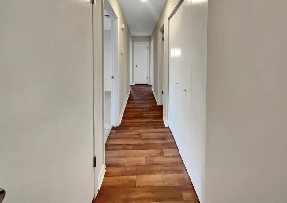 7748 Knoll Drive North - Photo 7 of 22