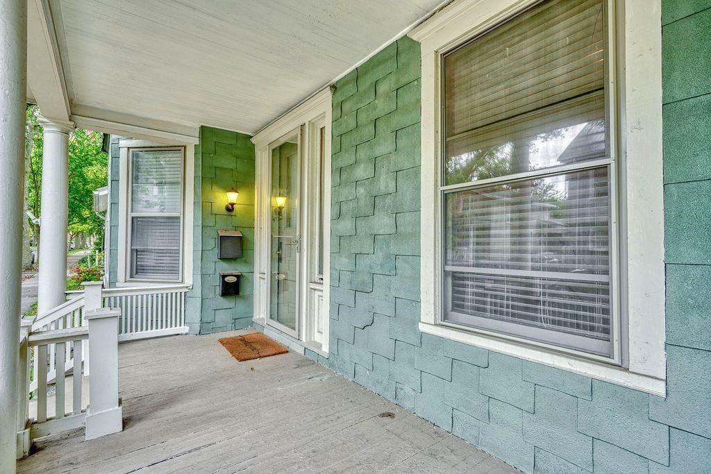 371 Alexander St - Photo 3 of 15