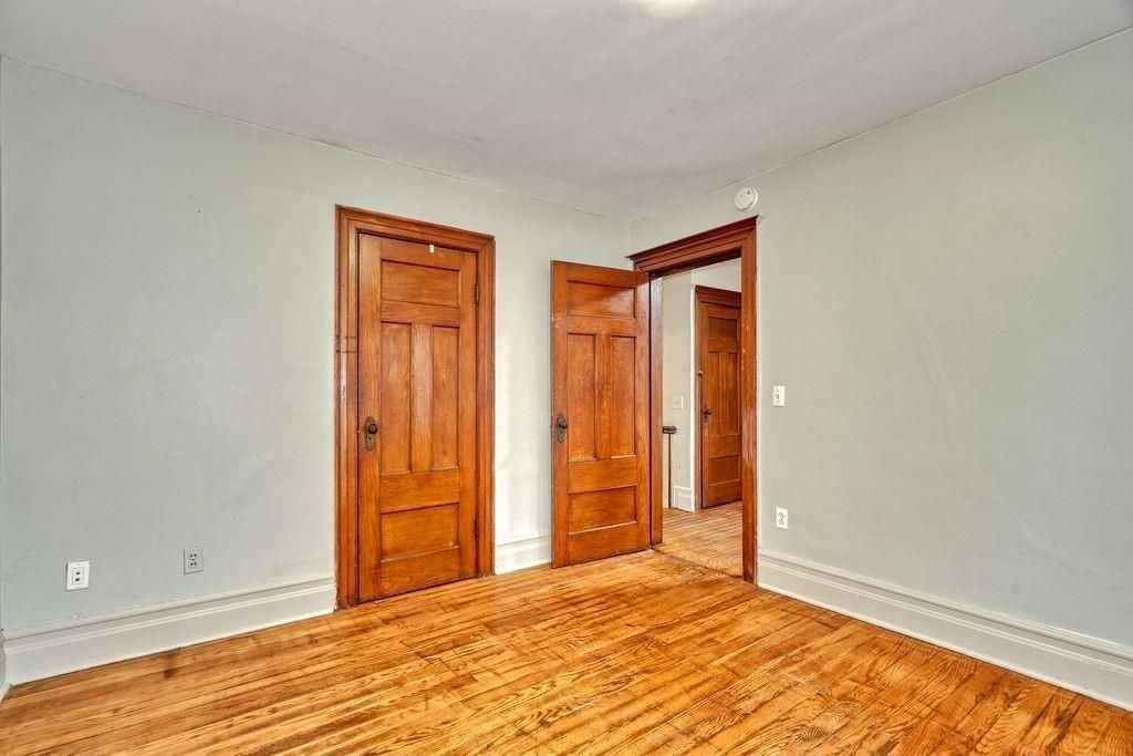 371 Alexander St - Photo 5 of 15