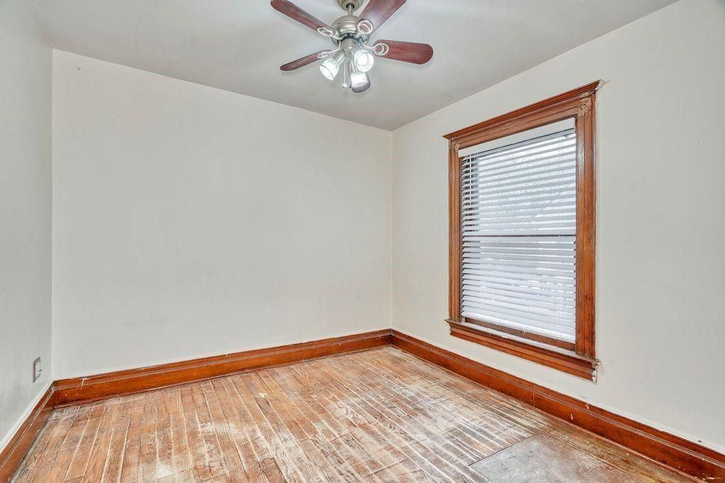 371 Alexander St - Photo 6 of 15