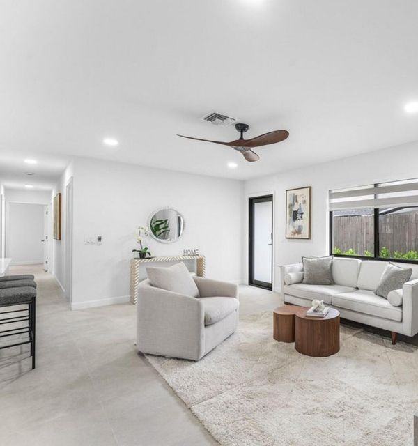 608 Southeast 2nd Avenue - Photo 7 of 8