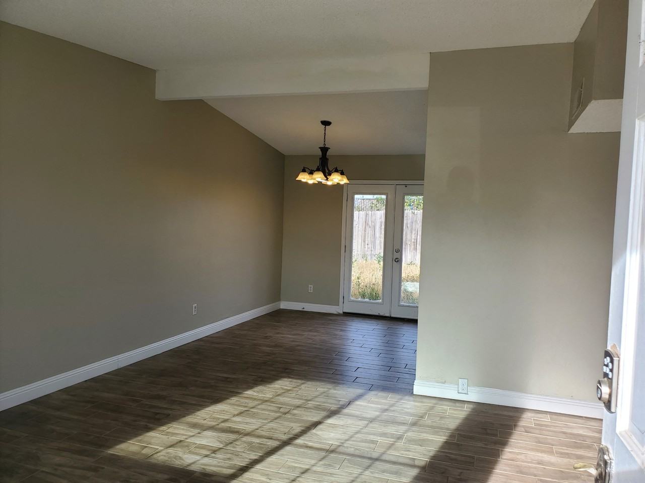 3835 Moonbeam Drive - Photo 5 of 13